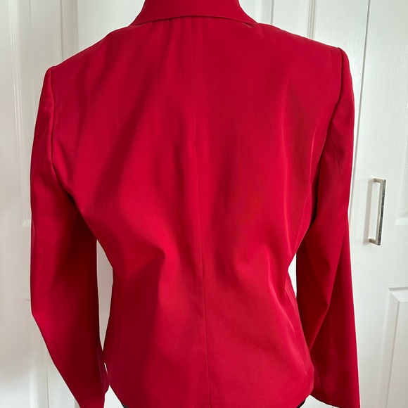 Pillar-box red fully lined jacket. Jax Sport. Size 10. - Picture 4 of 10
